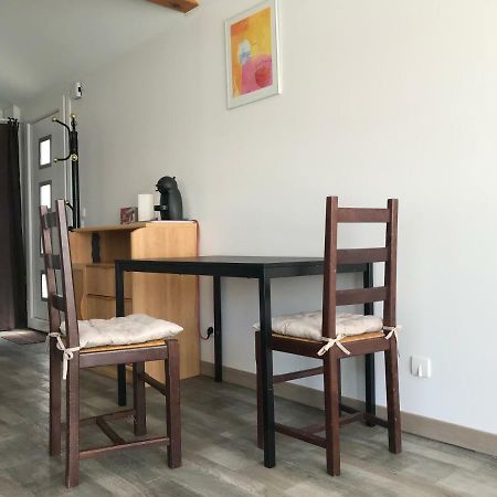 Apartamento Joli Studio Au Calme Bassens  Exterior foto