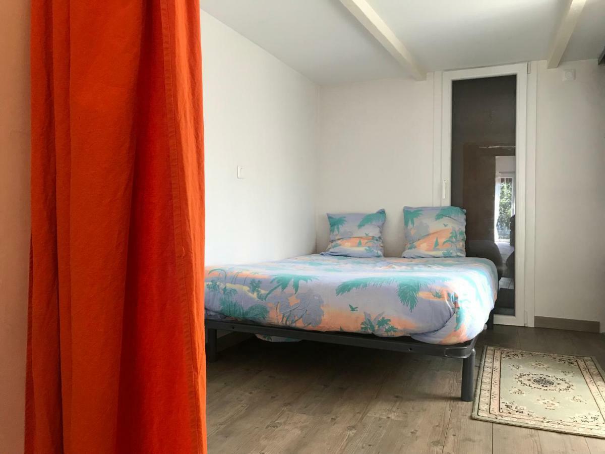 Apartamento Joli Studio Au Calme Bassens  Exterior foto