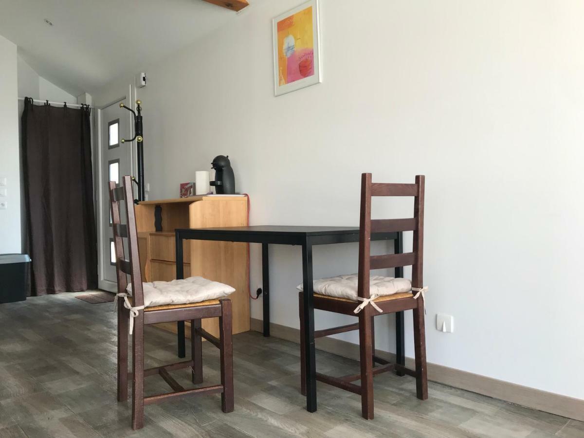 Apartamento Joli Studio Au Calme Bassens  Exterior foto