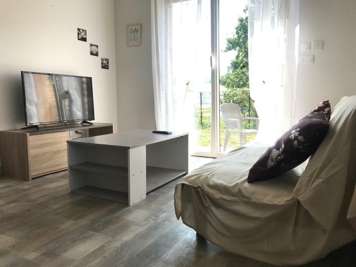 Apartamento Joli Studio Au Calme Bassens  Exterior foto