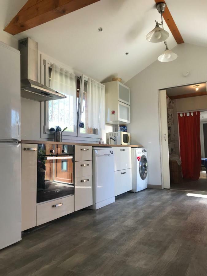 Apartamento Joli Studio Au Calme Bassens  Exterior foto